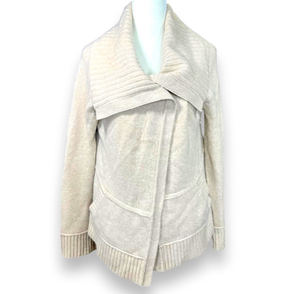 Neiman Marcus Cashmere Shawl Collar Open Cardigan Sweater Oatmeal Cream Size S - Picture 8 of 9